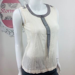Frenchic / Cream Gray Embroider Pleated Sleeveless
